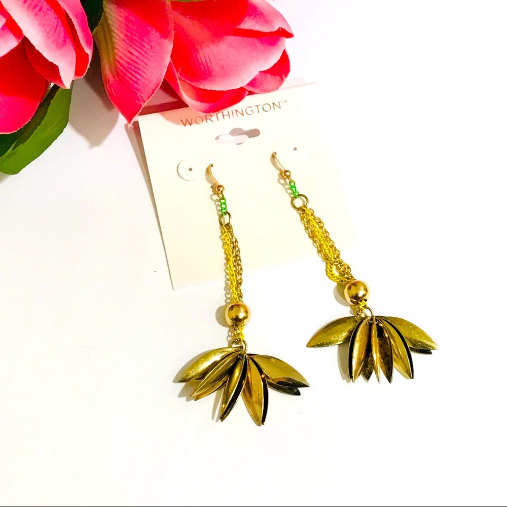 🔥New Unique Gold Metal Dangling Earring🔥